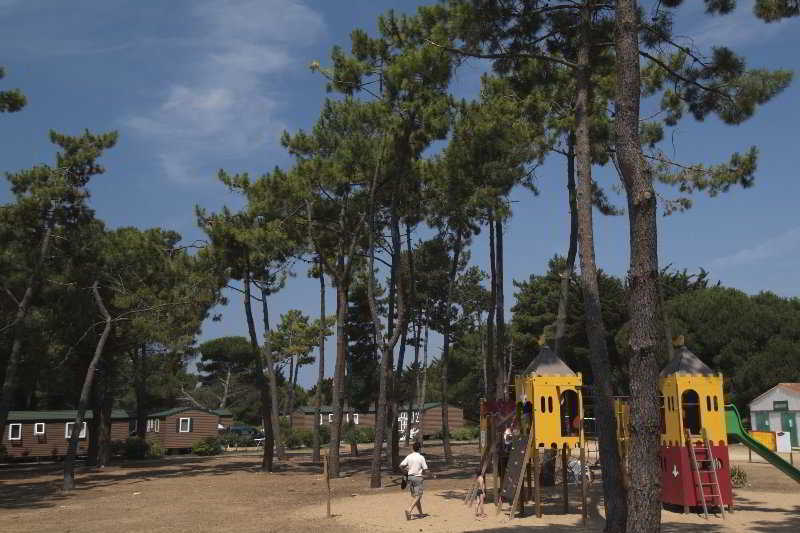 Domaine Residentiel De Plein Air Les Tamarins Hotell Le Bois-Plage-en-Ré Exteriör bild